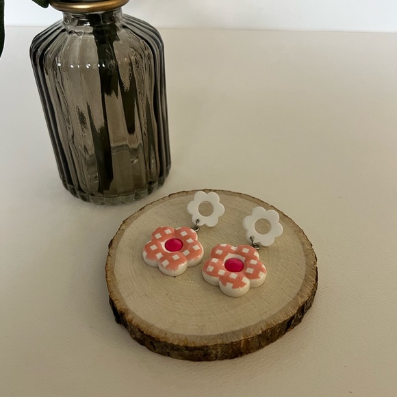 1970's Inspired Flower Dangle Earrings - Groovy Retro Pop-of-Color Earrings - Picture 13 of 14